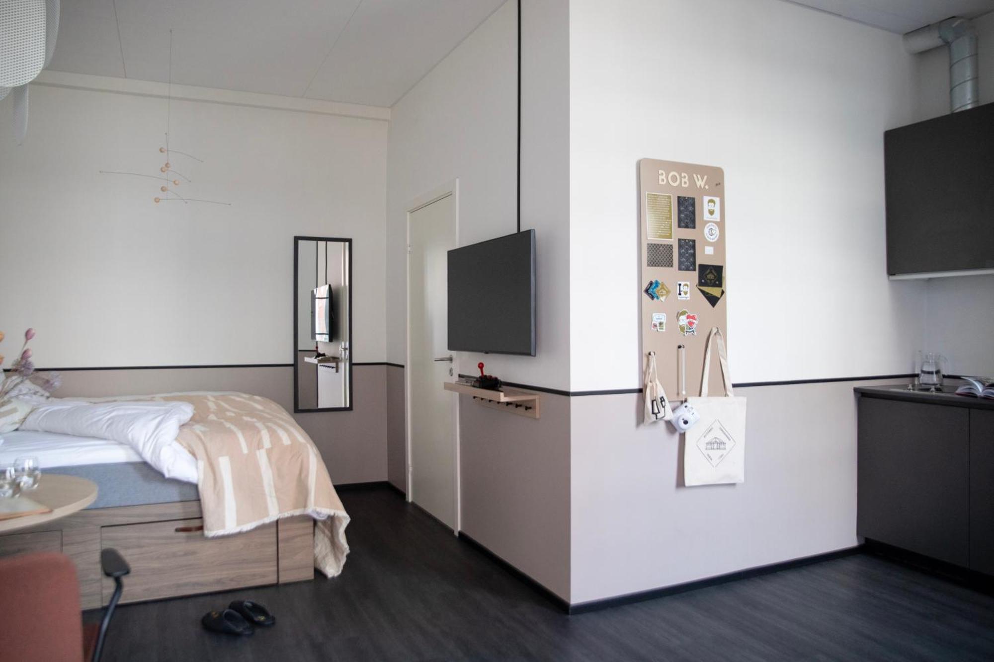 Spacious Studio with Kitchen